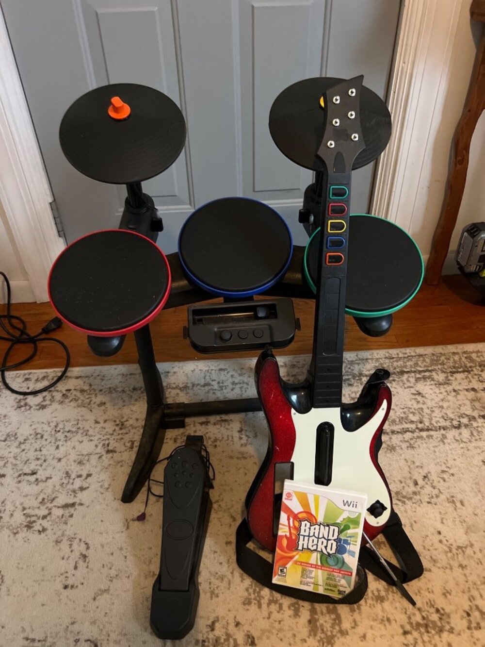 Guitar Hero Band Hero Wii Bundle With Wireless Guitar Drum Kit Foot Pedal & Game